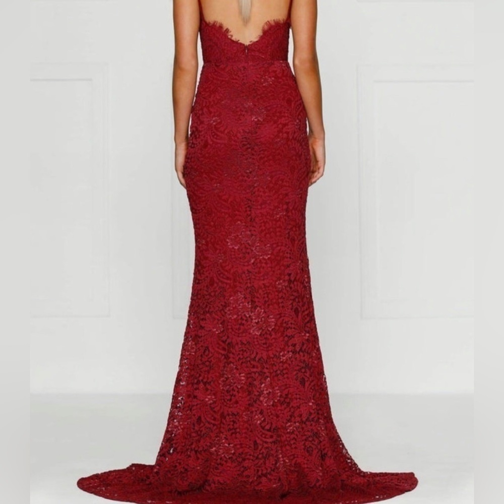 Alamour the Label Layali Dress in Red - Picture 3 of 10